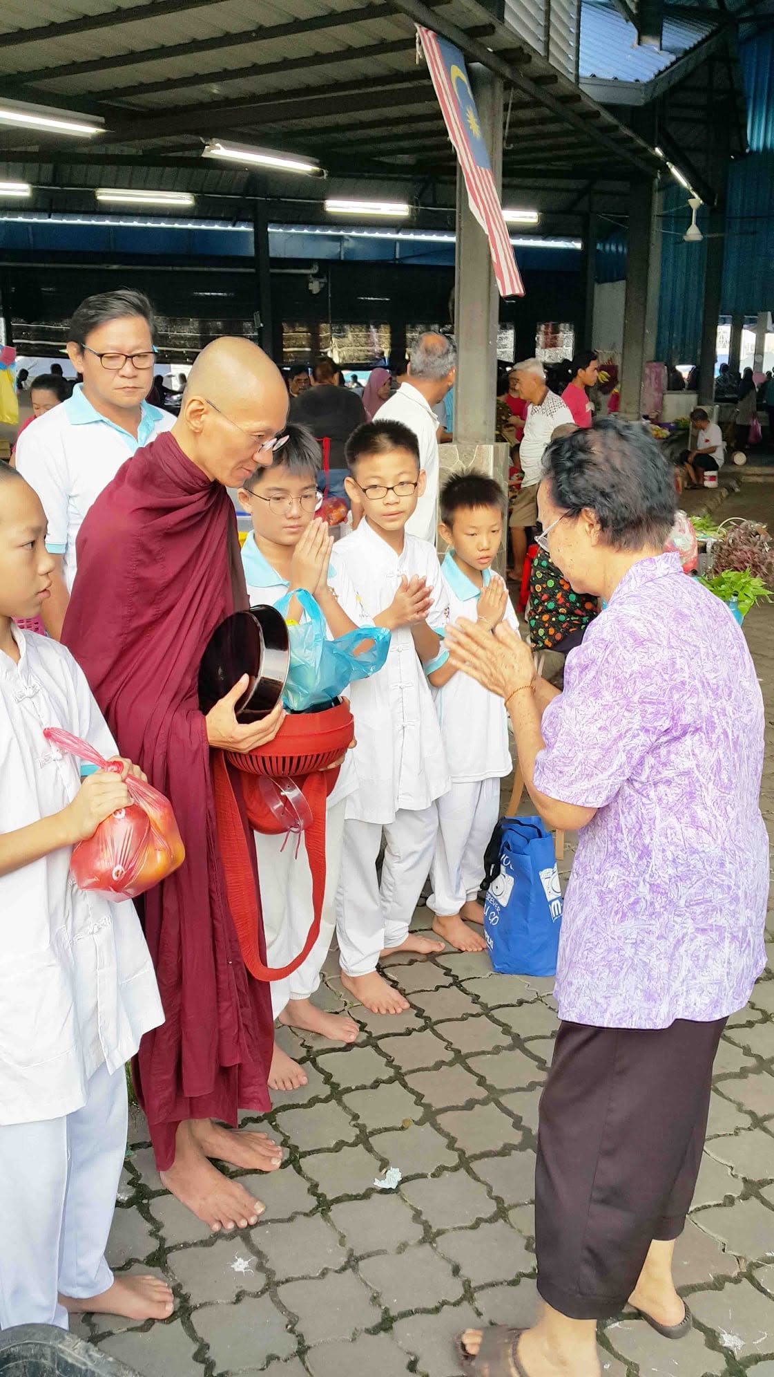 2020 Perak · Parik Buntar — Young Volunteers Serve the Saṅgha in Alms-round & Dhamma Propagation - Image 2