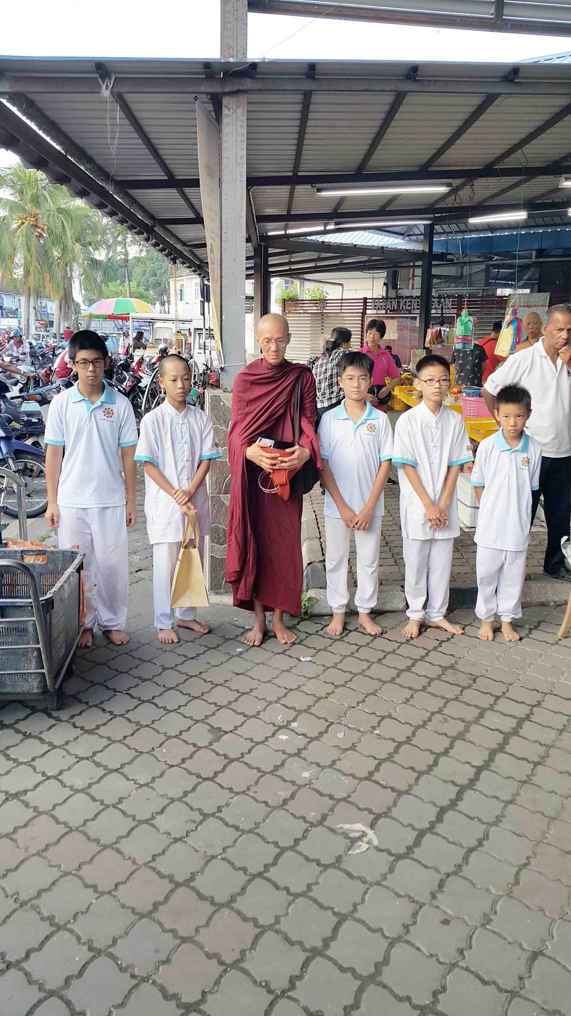 2020 Perak · Parik Buntar — Young Volunteers Serve the Saṅgha in Alms-round & Dhamma Propagation - Image 3