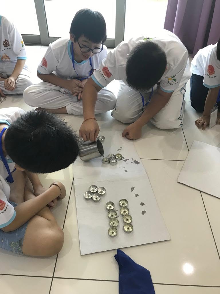 2019 Kaṭhina Celebration: Paper Lotus & Candle Crafting by Children & Youth Dhamma Class - Image 15